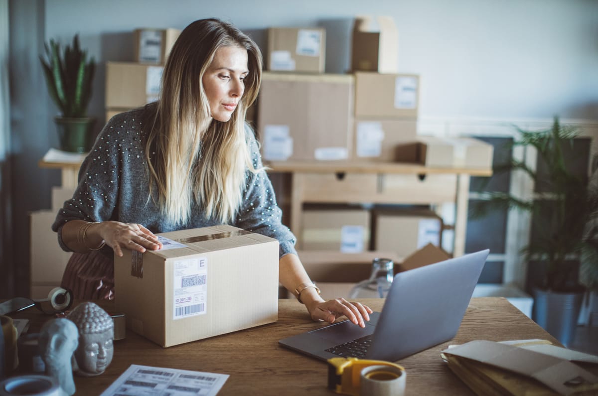 Hybrid Dropshipping Inventory Management: When to Move Winning Products Into Stock