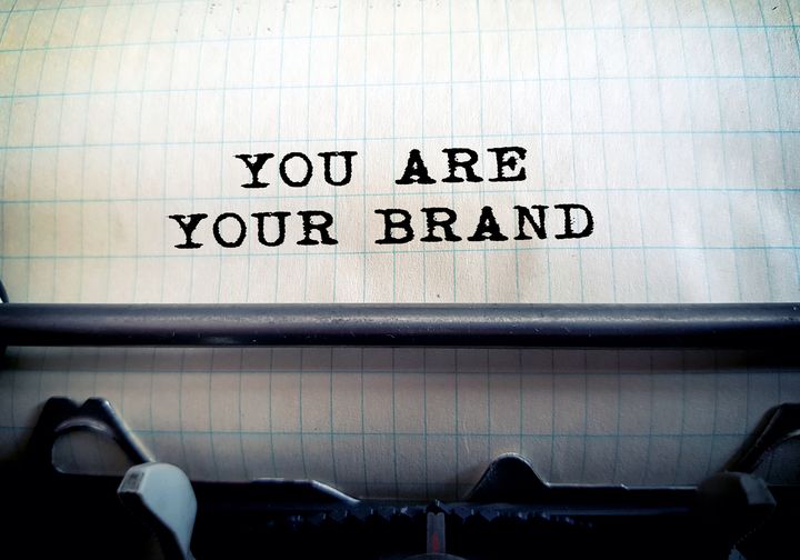 What is the Difference Between Branded Dropshipping and Dropshipping?