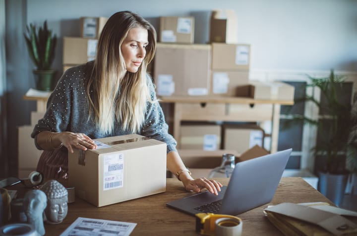 Hybrid Dropshipping Inventory Management: When to Move Winning Products Into Stock